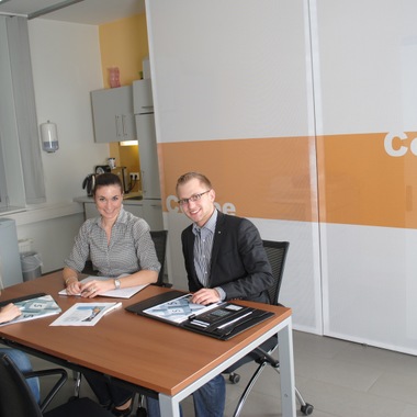 Meetings, wenn oft auch informell, gehören zum Arbeitsalltag.
