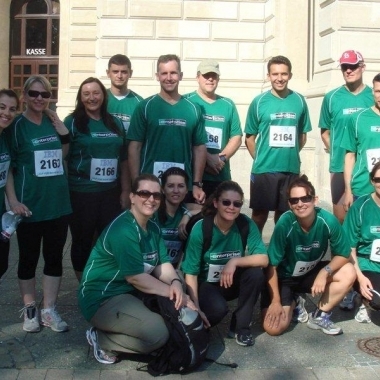 Team Enterprise läuft für den guten Zweck! Die Teilnehmer am "Lauf für mehr Zeit" trugen im September dazu bei, dass eine Spendensumme von 155.000 Euro für die AIDS-Hilfe Frankfurt zusammenkam!