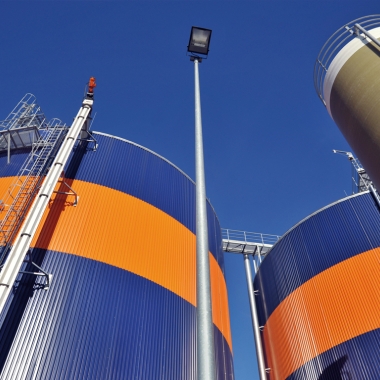 Die Fermenter (Silos) der Bioerdgas-Anlage in Rathenow