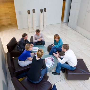 Im Foyer der Generalverwaltung; © MPG