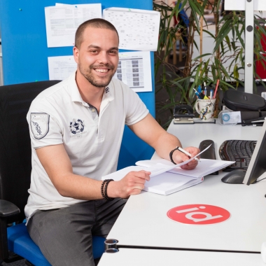 Mir gefällt unsere flache Hierarchie bei Identitas. Es herrscht eine gepflegte Du-Kultur und unser Team ist jung und dynamisch. Dank der engen, bereichsübergreifenden Zusammenarbeit ist jeder ...