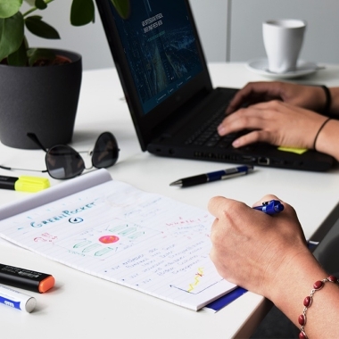 In regelmäßigen Meetings werden verschiedene Ideen gesammelt