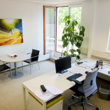 Viele unserer hellen Büros haben direkten Terrassenzugang.