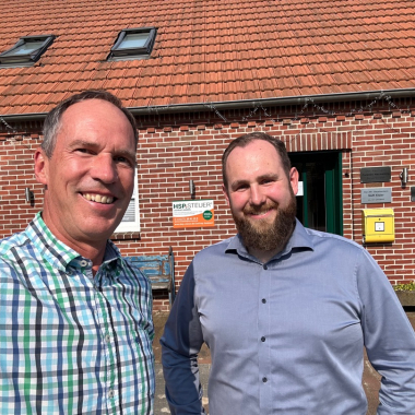 Andreas Schröder zu Besuch bei Christopher Moorkamp von HSP STEUER Lastrup