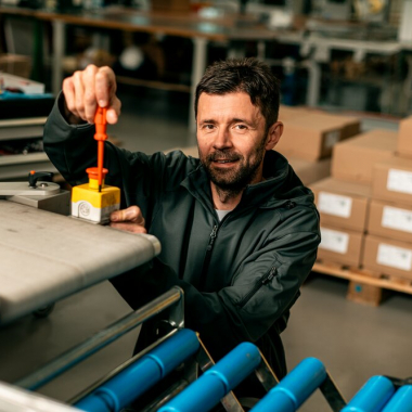 Im Hintergrund, aber unverzichtbar – technische Profis mit Sinn fürs Detail