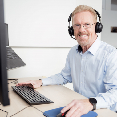 Auch telefonisch sind unsere Kundenservice-Mitarbeiter:innen unter der Woche für unsere Kunden da.