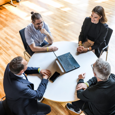 Wir arbeiten nach SCRUM und damit in wöchentlichen Projekt-Sprints!