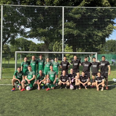 Auf geht's - noch ein Tor! Mit unserer eigenen ÖRAG Fußballmannschaft nehmen wir an Tournieren teil