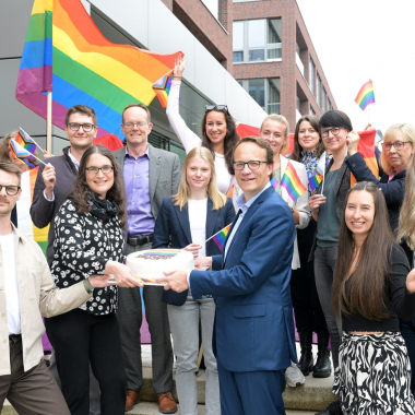 Das LGBT*IQ-Netzwerk feiert Geburtstag