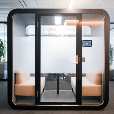 gemütliche Gesprächs- und Meetingboxen an unserem Hauptsitz