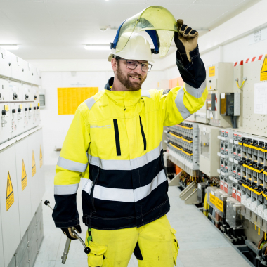 Unsere erfahrenen Elektrofachkräfte sichern die Energieversorgung in Regensburg un der Region.