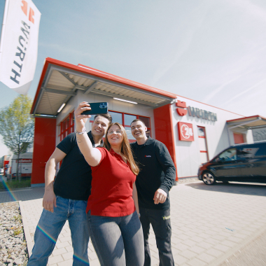 In unseren deutschlandweiten rund 600 Würth Niederlassungen begeistern unsere Mitarbeiterinnen und Mitarbeiter jeden Tag unsere Kunden.